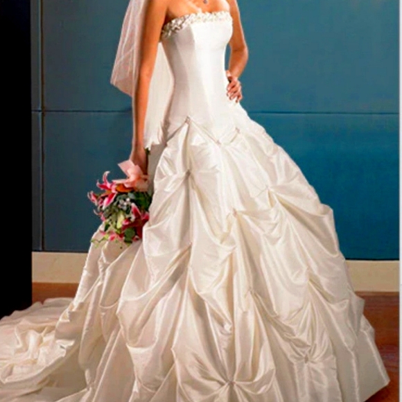 Maggie Sottero Dresses & Skirts - Maggie Sottero Wedding gown